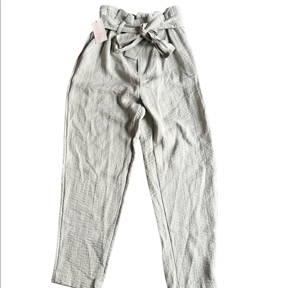 A New Day Women's Size S NWT tapered green pants with belt